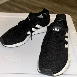 Women’s Adidas swiftrun sneaker